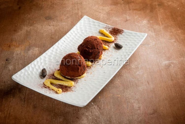Tartufi al fondente con crema pasticcera tartufi al fondente