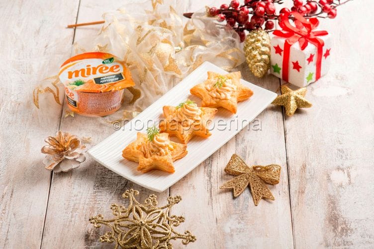 stelline con mousse di salmone