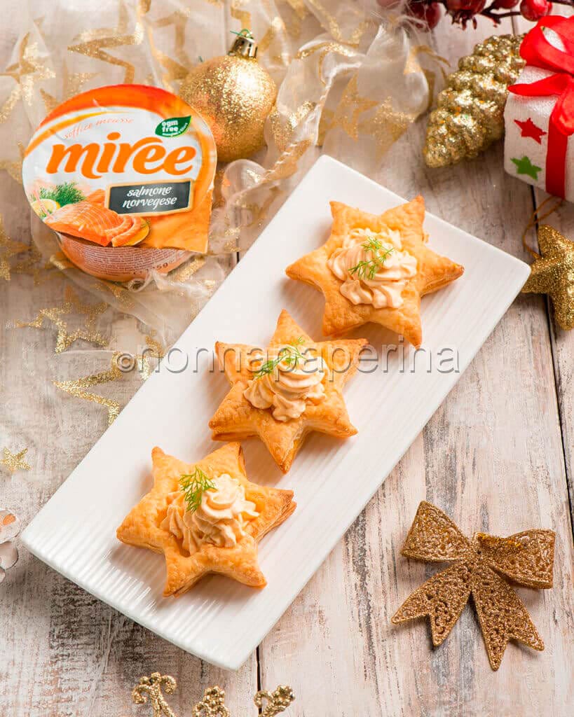 STELLINE-CON-MOUSSE-DI-SALMONE-ve-c