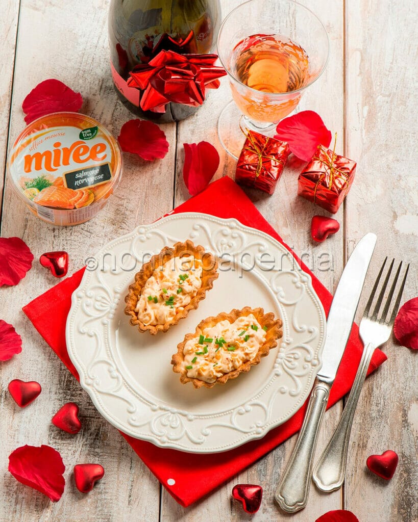 Barchette con mousse al salmone di Exquisa Barchette con mousse al salmone di Exquisa