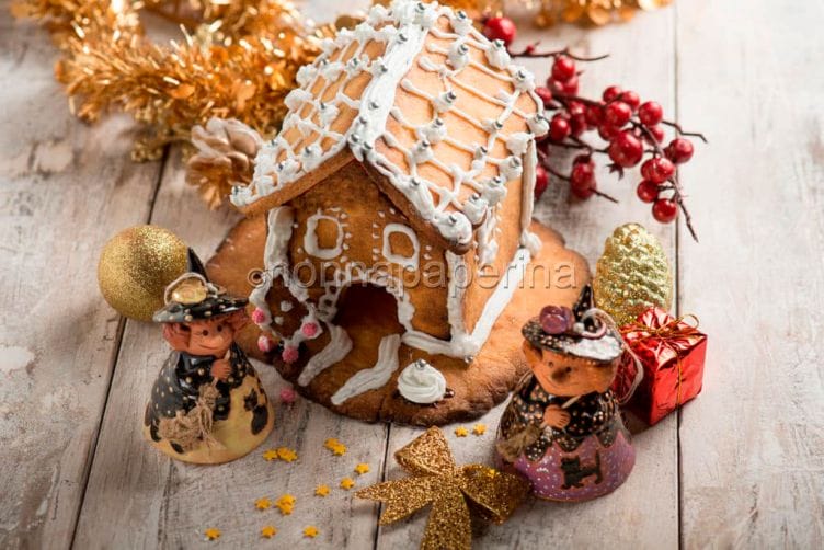 Casetta di pan di zenzero, un dolcetto quasi artistico Casetta di pan di zenzero