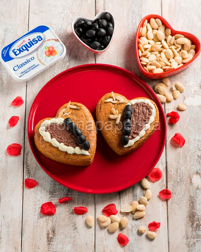 Cuori di mais blu con olive nere Cuori di mais blu con olive nere