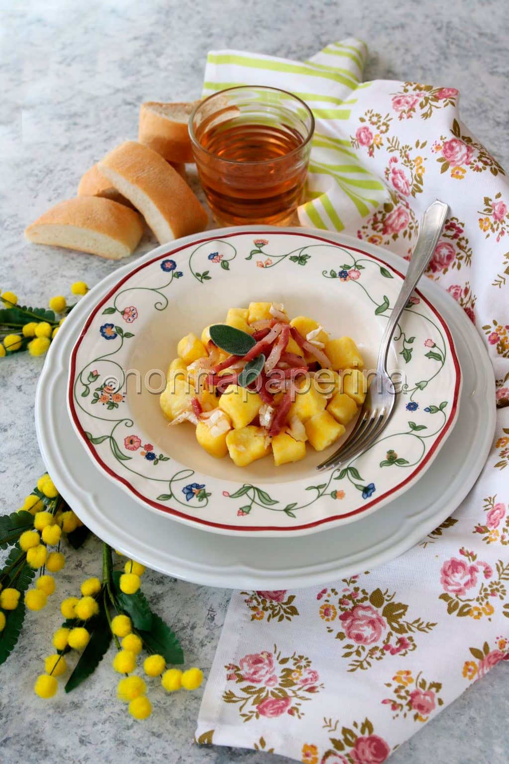 Gnocchi di ricotta allo zafferano