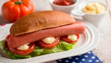 Hot dog, un classico americano semplice da preparare Hot dog, un classico americano semplice da preparare