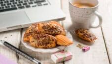 Madeleine al sorgo e semi di lino, dolcetto superfood