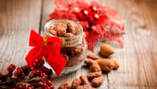 Mandorle o nocciole pralinate, piccole delizie Mandorle o nocciole pralinate, piccole delizie