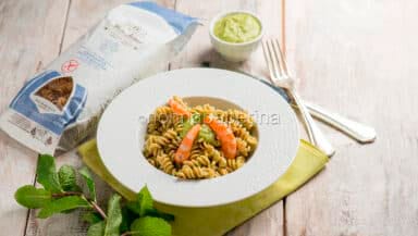 Pasta con gamberi e fave