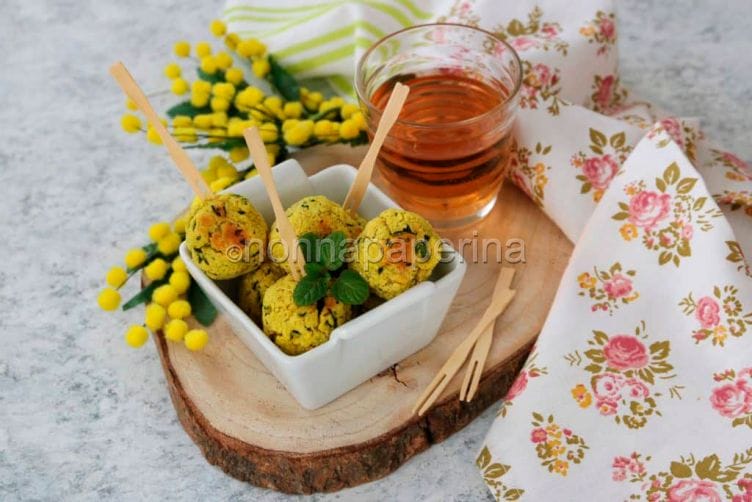 Polpettine croccanti di zucchine per la festa della Donna Polpettine croccanti di zucchine