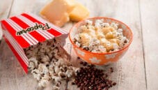 Pop corn al formaggio, un’accoppiata vincente Pop corn al formaggio, un’accoppiata vincente