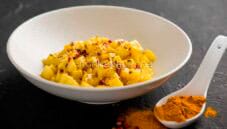 Sedano rapa alla curcuma, un piatto aromatico