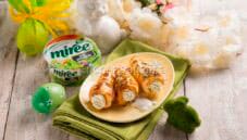 Cannoncini ripieni di mousse alle erbe aromatiche