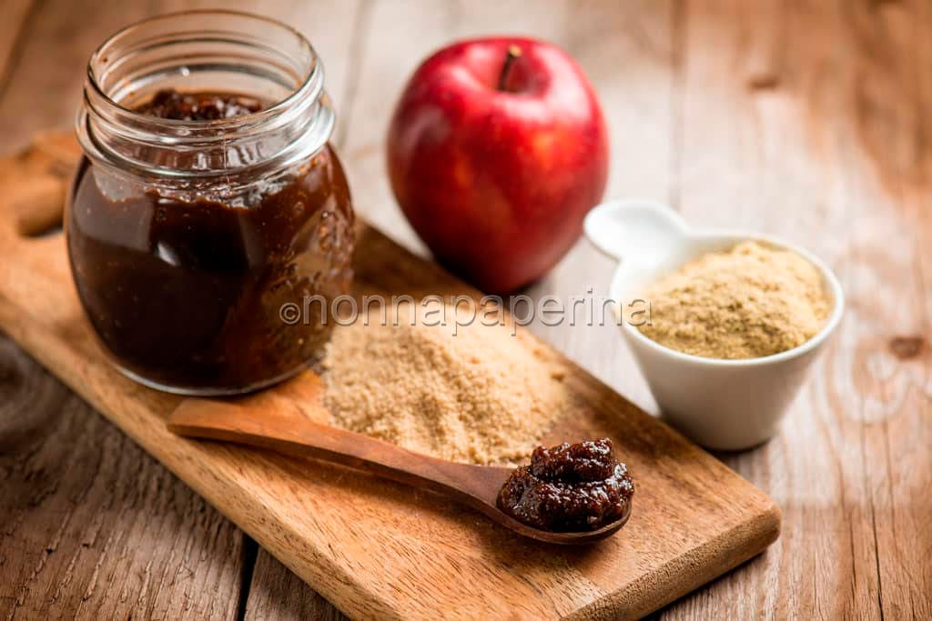Confettura di mele e liquirizia Confettura di mele e liquirizia