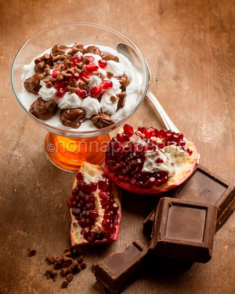 Dessert alla panna con crema di nocciole Dessert alla panna con crema di nocciole