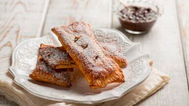 Fagottini con confettura di mele e liquirizia