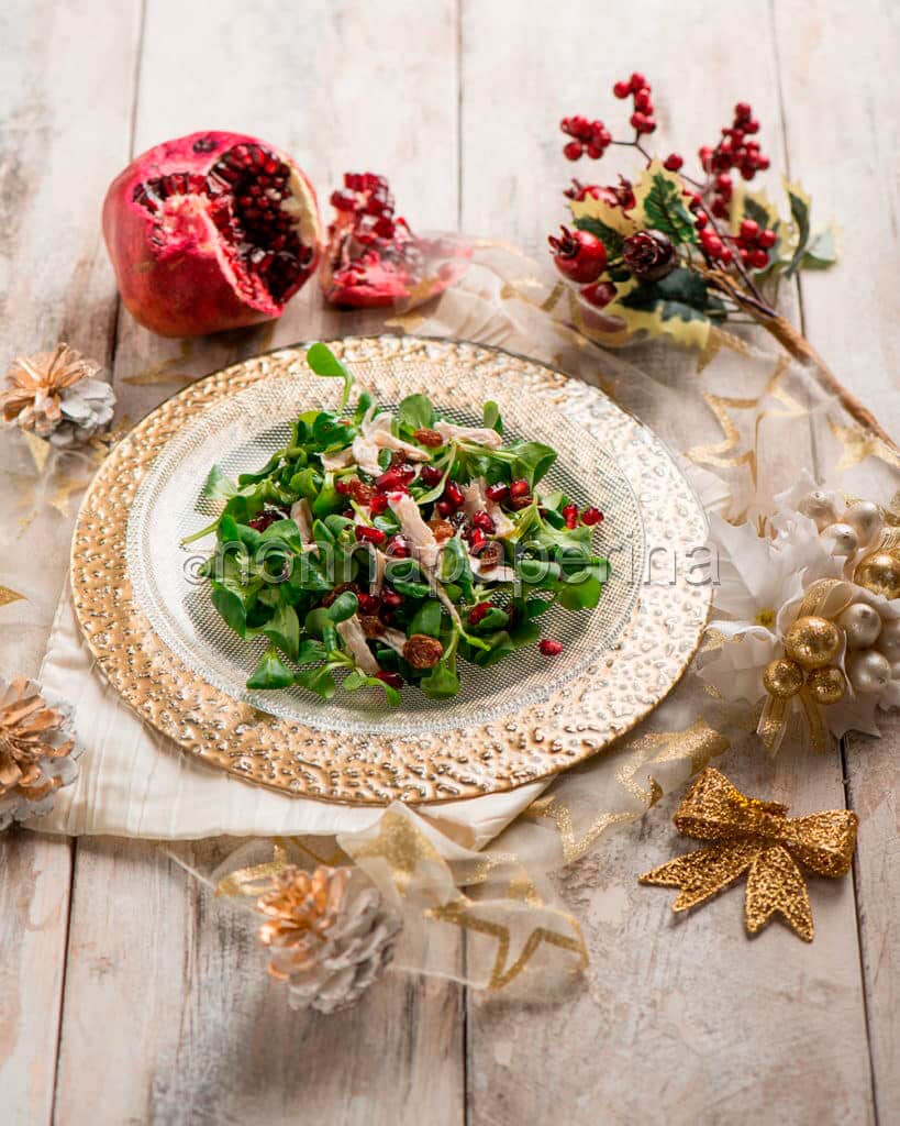 insalata di cappone con songino e melagrana Insalata di cappone con songino e melagrana
