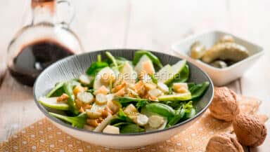 Insalata di spinacini e mela verde