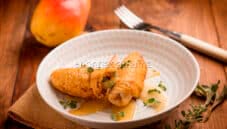 Involtini di pollo alle pere e paprika, audace e delizioso Involtini di pollo alle pere e paprika, audace e delizioso