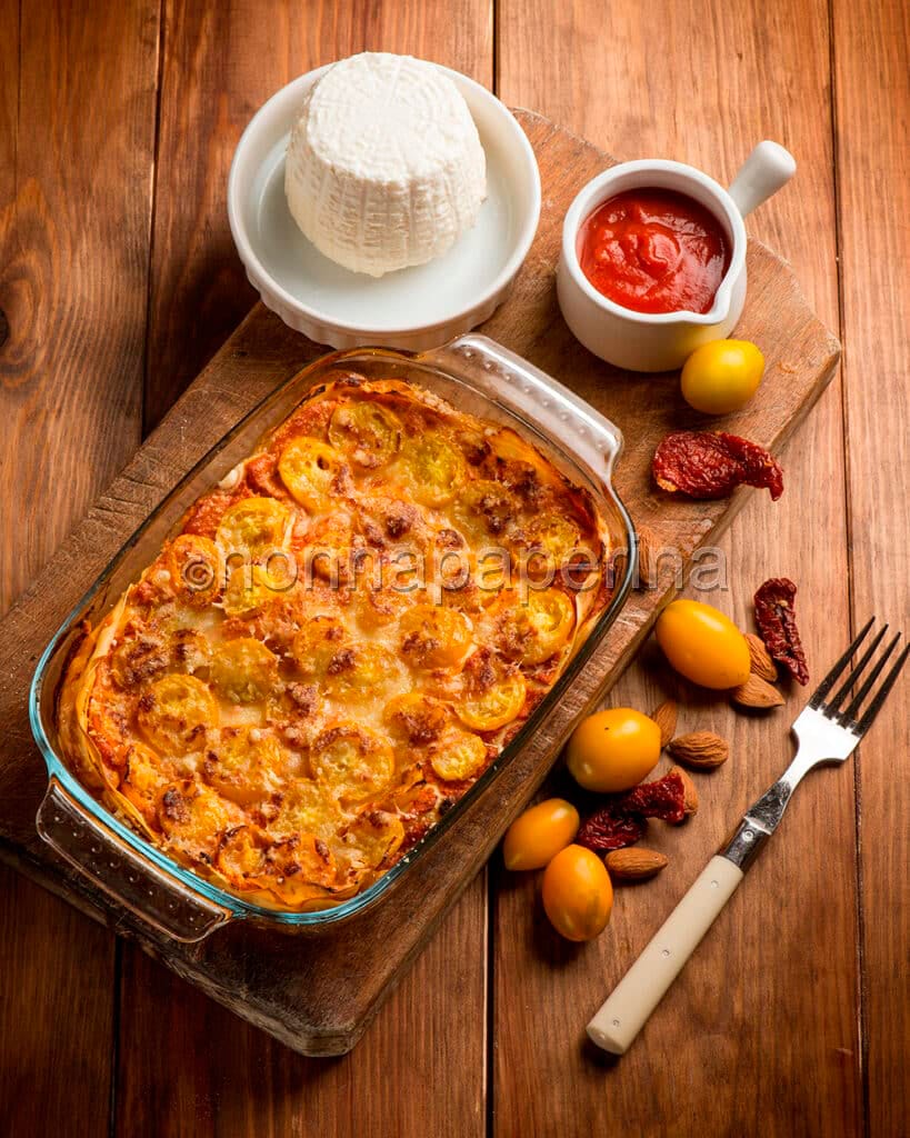 Lasagne al pesto rosso e pomodorini Lasagne al pesto rosso e pomodorini