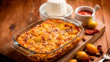 Lasagne al pesto rosso e pomodorini
