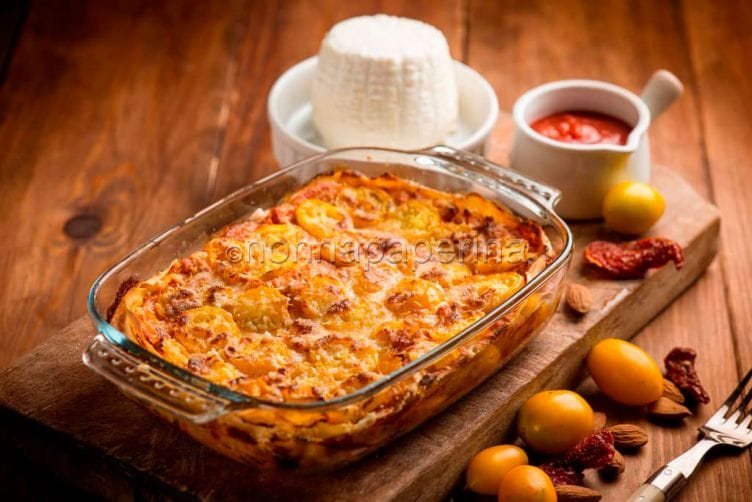 Lasagne al pesto rosso e pomodorini, deliziosa Lasagne al pesto rosso e pomodorini