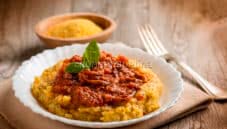 Moscardini con polenta, sapore di altri tempi Moscardini con polenta, sapore di altri tempi