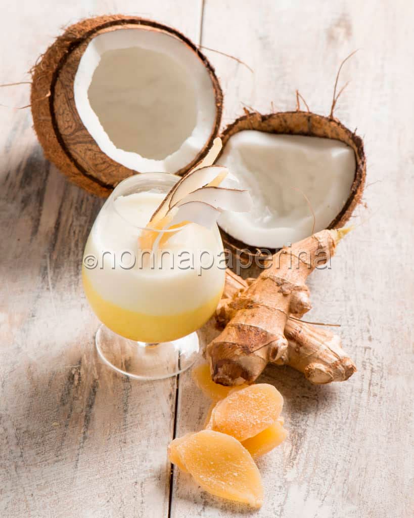 Panna cotta al cocco con curcuma