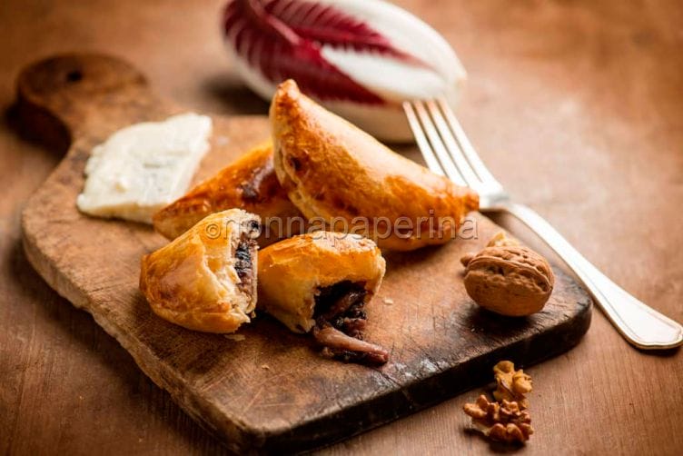 Panzerotti al radicchio rosso e gorgonzola