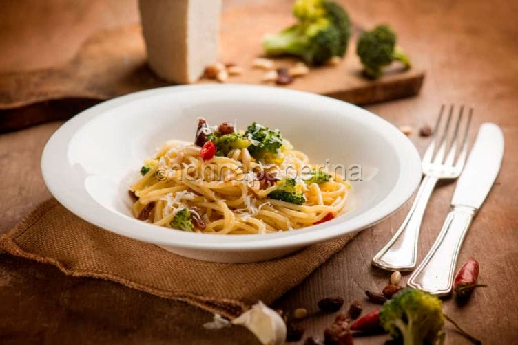 Pasta con broccoli e ricotta