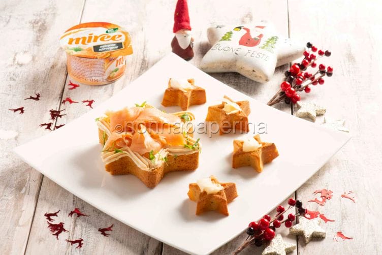 Stelline con mousse di salmone profumata allo zenzero Stelline con mousse di salmone