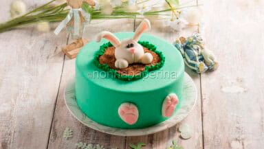 Torta con cognac e spalmabile Exquisa