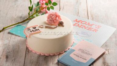 Torta con fragole e sciroppo