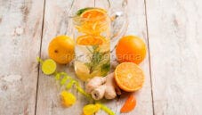 Acqua aromatizzata con arancia e bergamotto, aperitivo per bambini