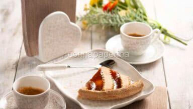 Crostata con confettura di ciliegie
