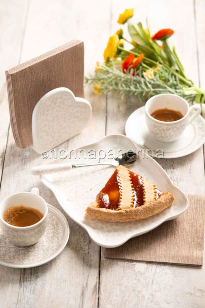 Crostata con confettura di ciliegie