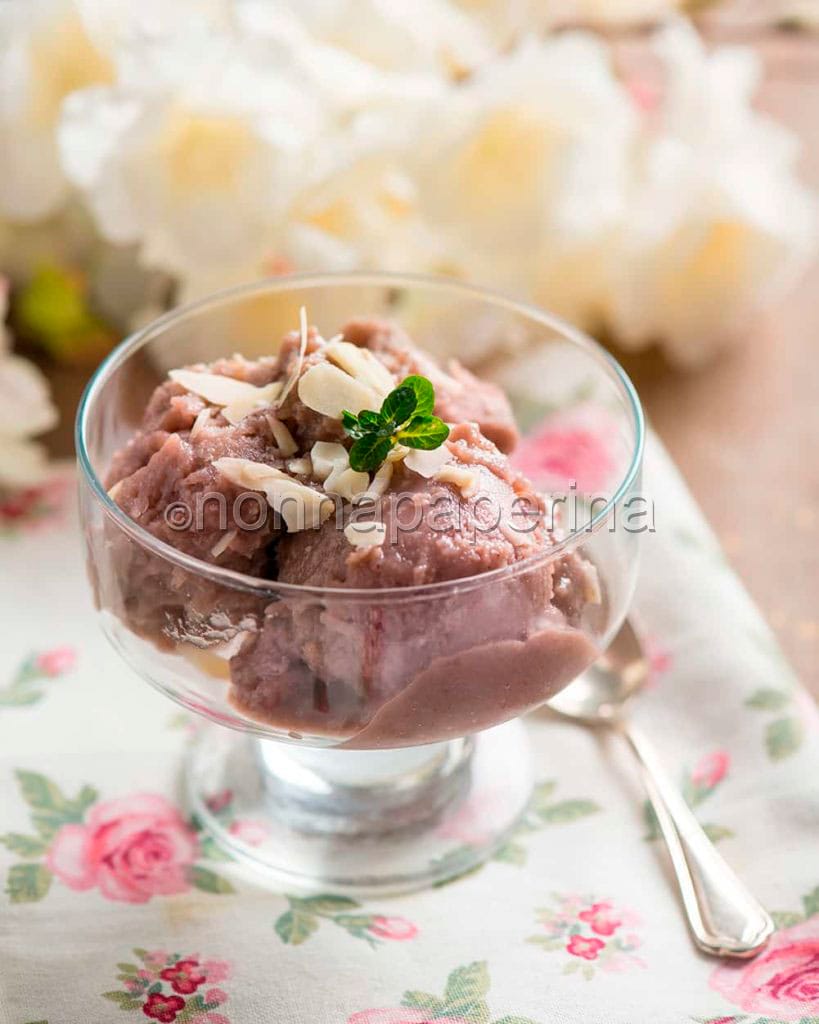 Gelato di patate dolci viola