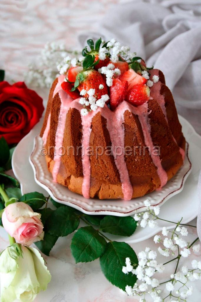 Ciambella profumata alle fragole Ciambella profumata alle fragole