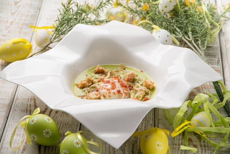 Crema di asparagi, uovo in camicia e polvere di prosciutto (2)