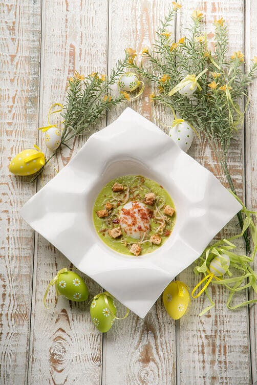 Crema di asparagi, uovo in camicia e polvere di prosciutto Crema di asparagi, uovo in camicia e polvere di prosciutto (2)