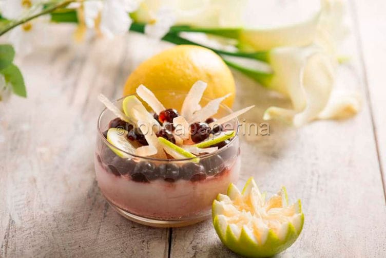 Panna cotta al latte di miglio, dessert fresco e gustoso Panna cotta al latte di miglio