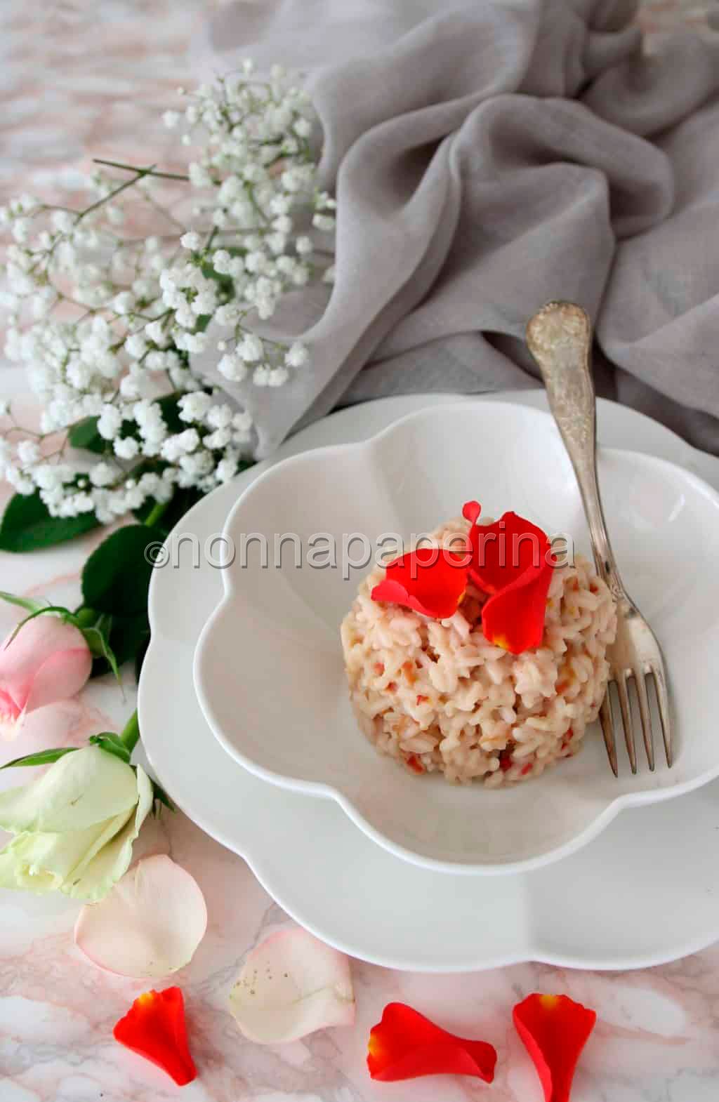 Risotto alle rose e prosecco