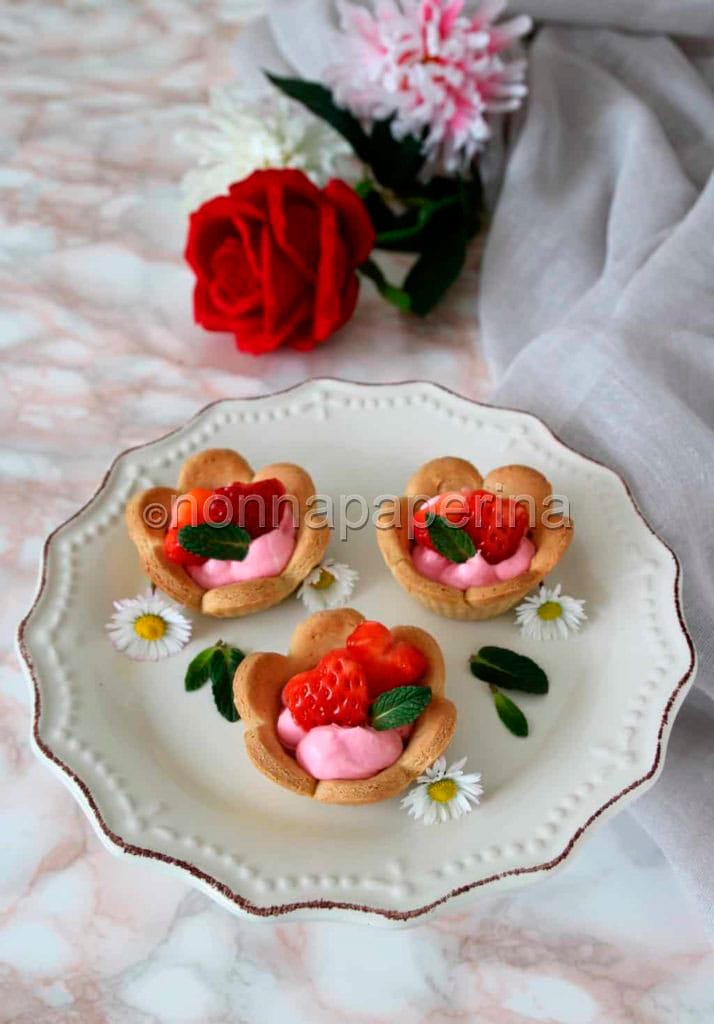 Roselline di frolla con formaggio Roselline di frolla con formaggio