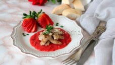 Straccetti di vitello con salsa alle fragole, piatto unico
