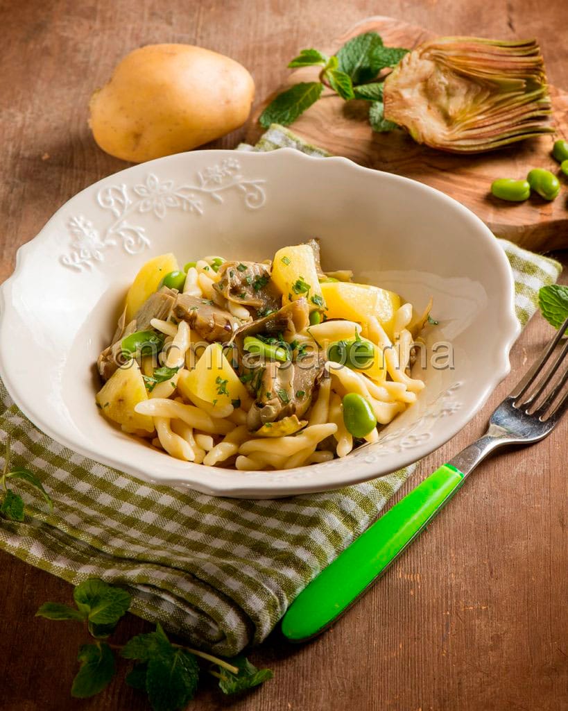 Trofie con carciofi e fave Trofie con carciofi e fave