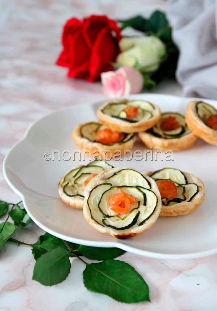 Roselline Di Sfoglia Con Zucchine, Un Antipasto Unico E Delizioso!