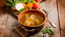 Brodo di cappone, un classico nutriente