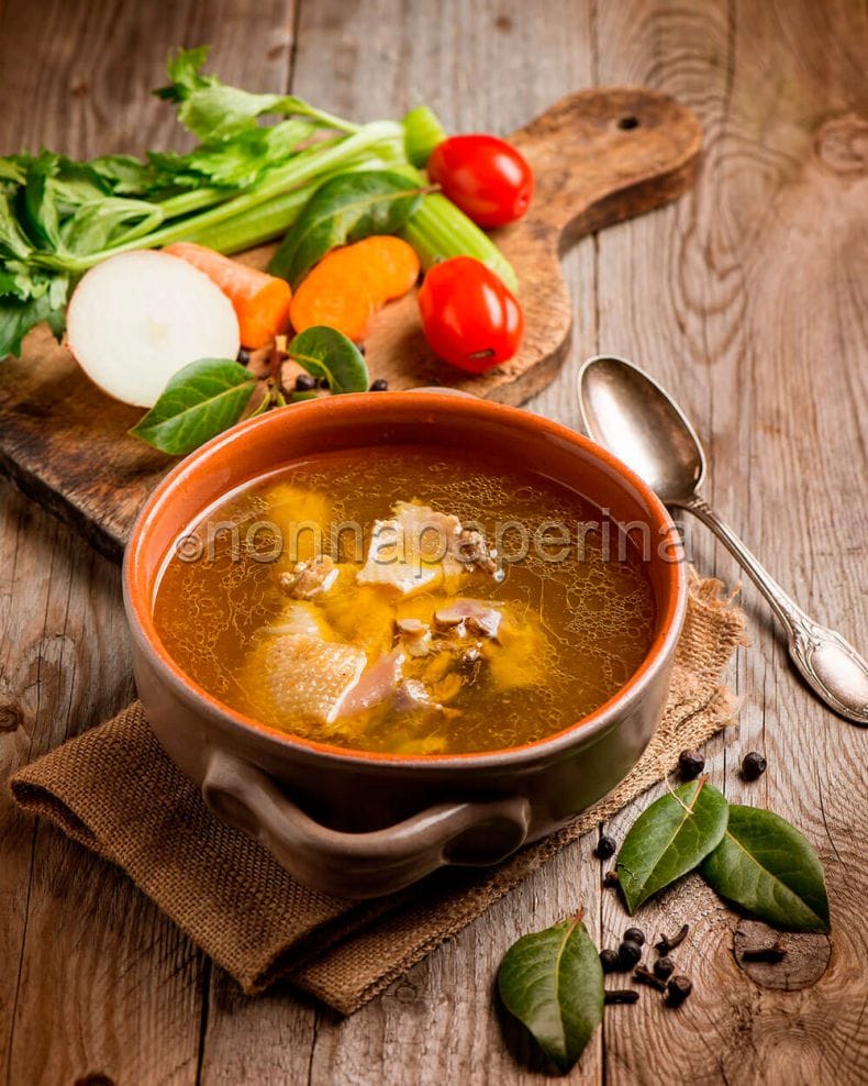 Brodo di cappone Brodo di cappone
