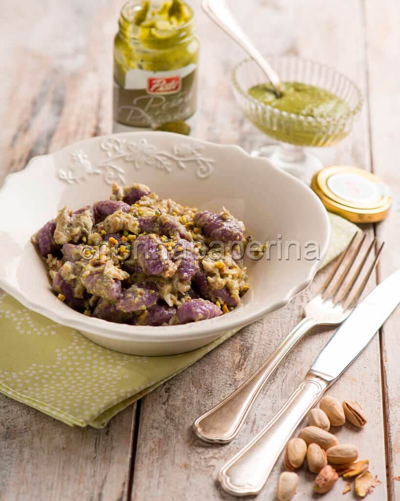 Gnocchi con sugo di pistacchi Gnocchi con sugo di pistacchi