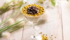 Panna cotta al pistacchio e cioccolato, dolce gustoso