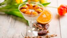 Panna cotta con composta di arance, un dessert esotico Panna cotta con composta di arance, un dessert esotico