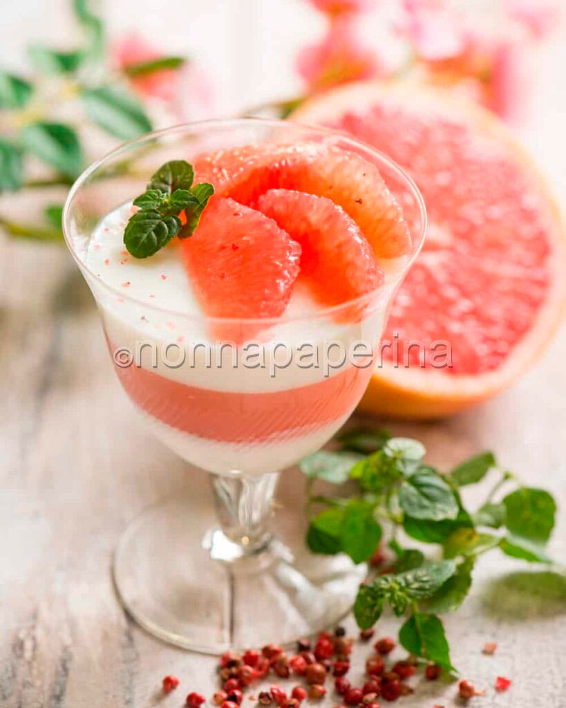 Panna cotta con pompelmo Panna cotta con pompelmo